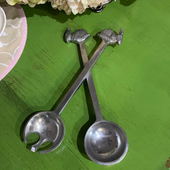Easter Vintage Estate Old Cabin Rabbit Handle pewter salad/spoon serving pieces - Picture 1 of 8